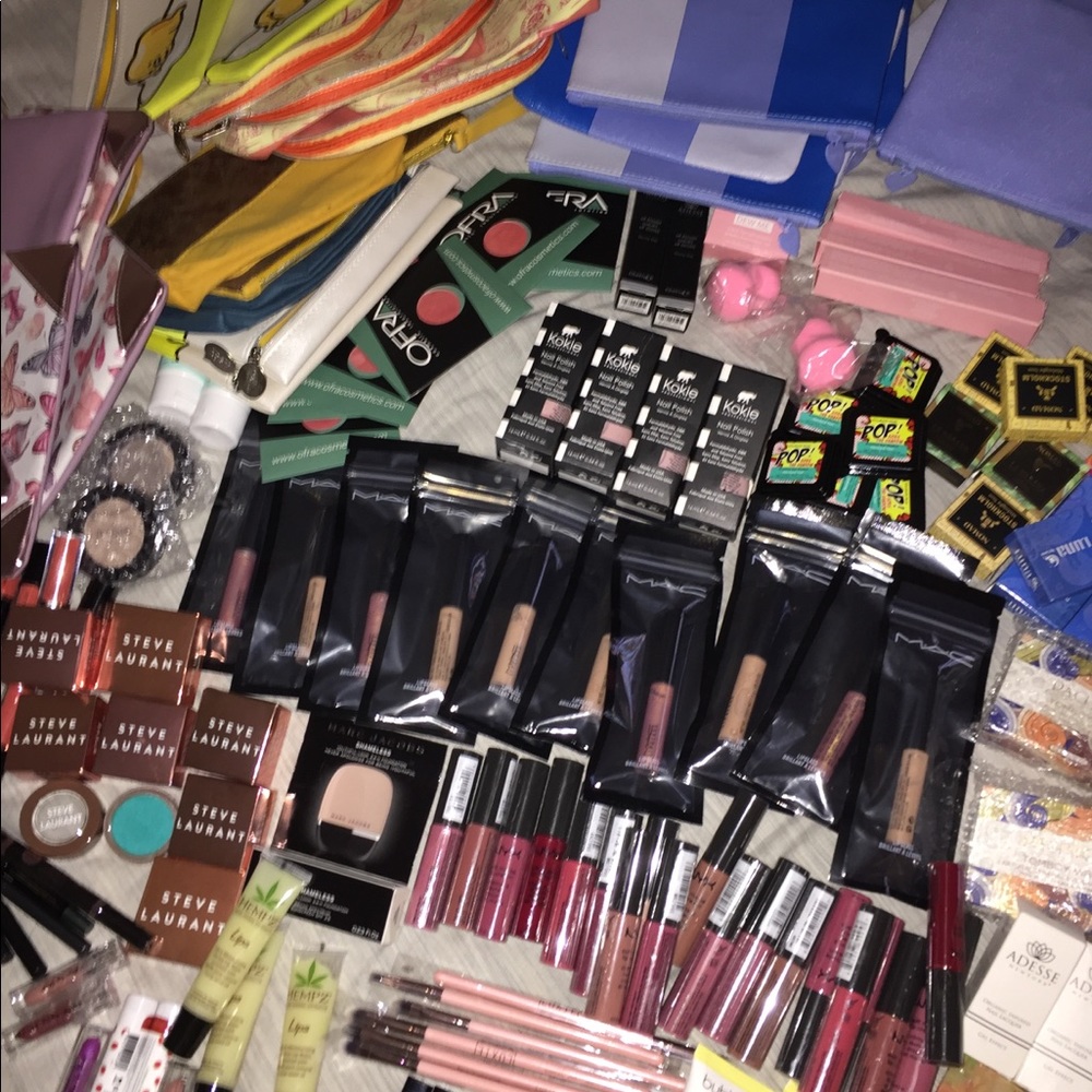 20 pc lot bundle of make up!
